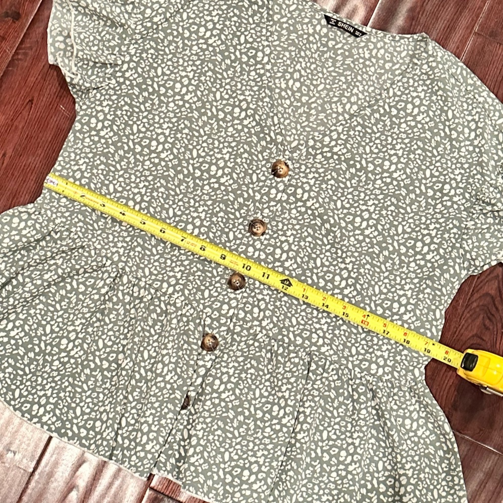 Peplum cheetah print sage blouse - Picture 4 of 4